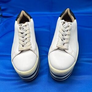 Vintage 90s Dorothy Gaynor Platform black White Sneakers 7.5 (SN)